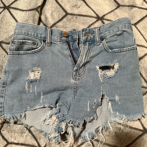 Blue jean shorts. - Picture 5 of 5